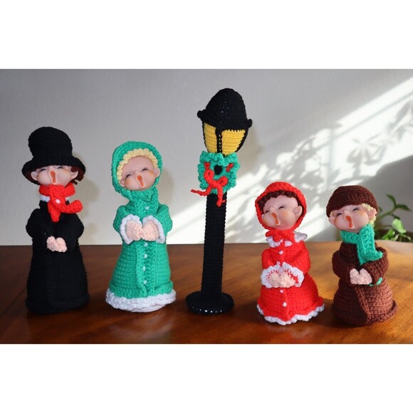 Handmade Other - Vintage Handmade Crochet Christmas Carolers Lamp Post Figurine Set Family
